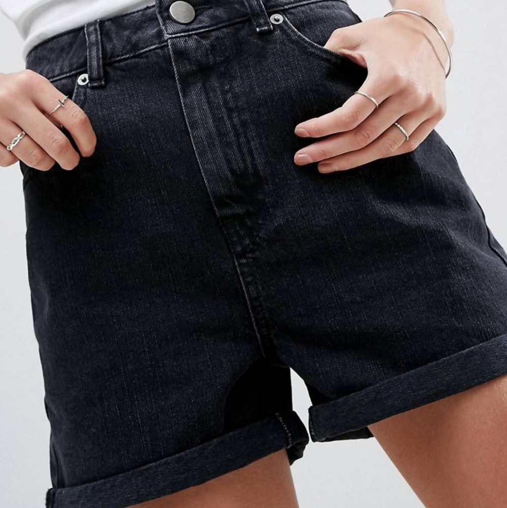 ASOS SIZE 6 MOM SHORT Black